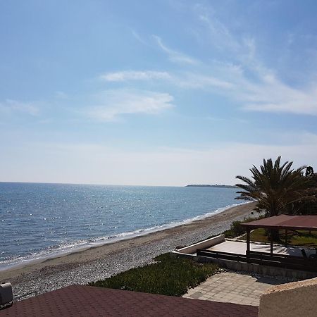 Beach House At Seafront Villa Meneou Dış mekan fotoğraf