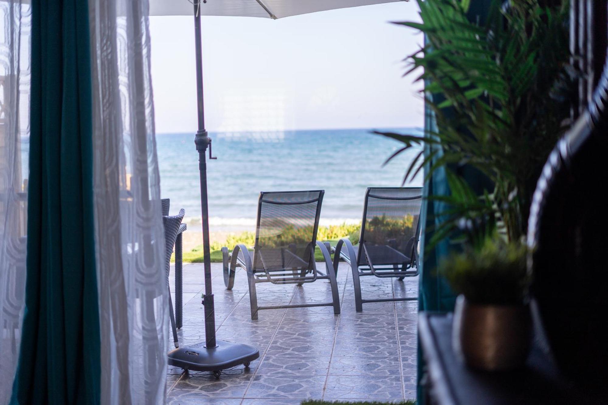 Beach House At Seafront Villa Meneou Dış mekan fotoğraf