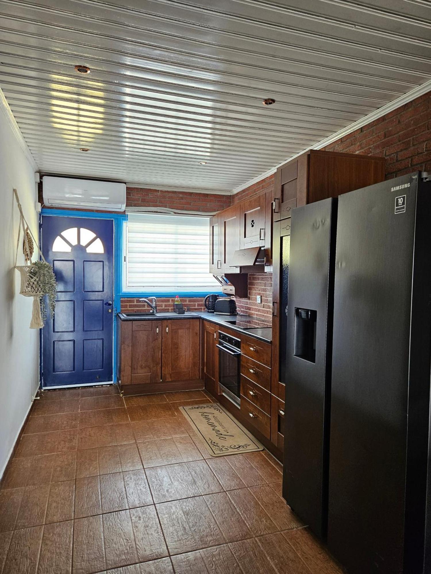 Beach House At Seafront Villa Meneou Dış mekan fotoğraf