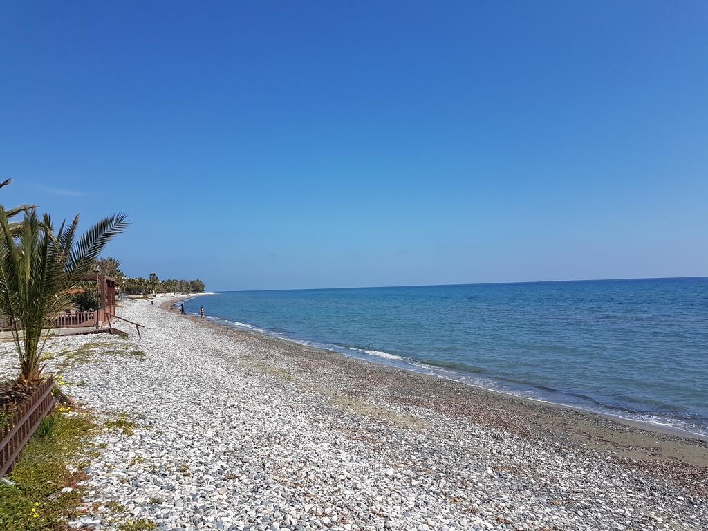 Beach House At Seafront Villa Meneou Dış mekan fotoğraf